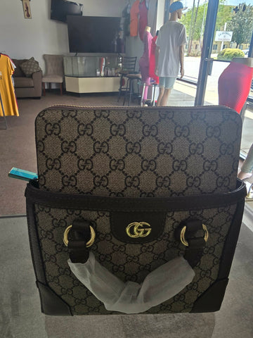 Gucci purse with wallet